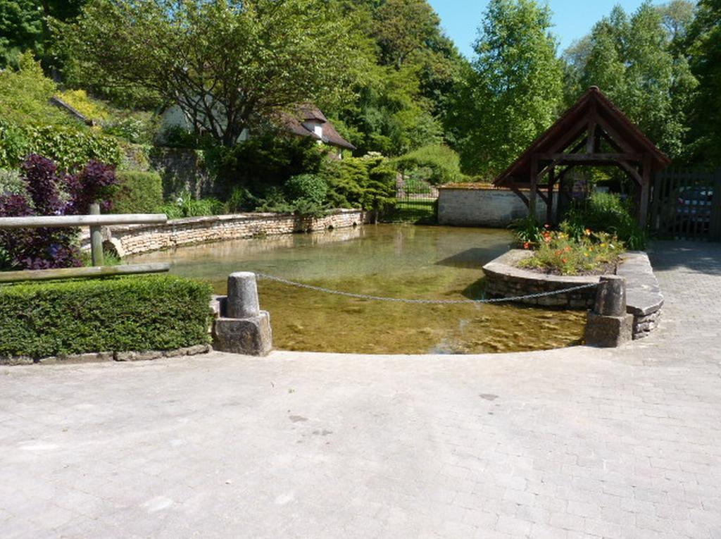 Le Gite Du Petit Lavoir Bèze Zimmer foto
